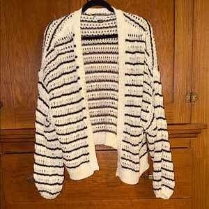 American Eagle Cream and White knit bubble sleeve sweater cardigan XL